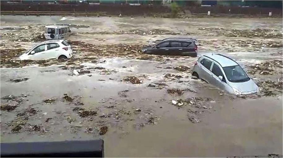 सैलाब, हाहाकार और मौतें… पूरब से पश्चिम और उत्तर से दक्षिण तक बारिश बरपा रही कहर