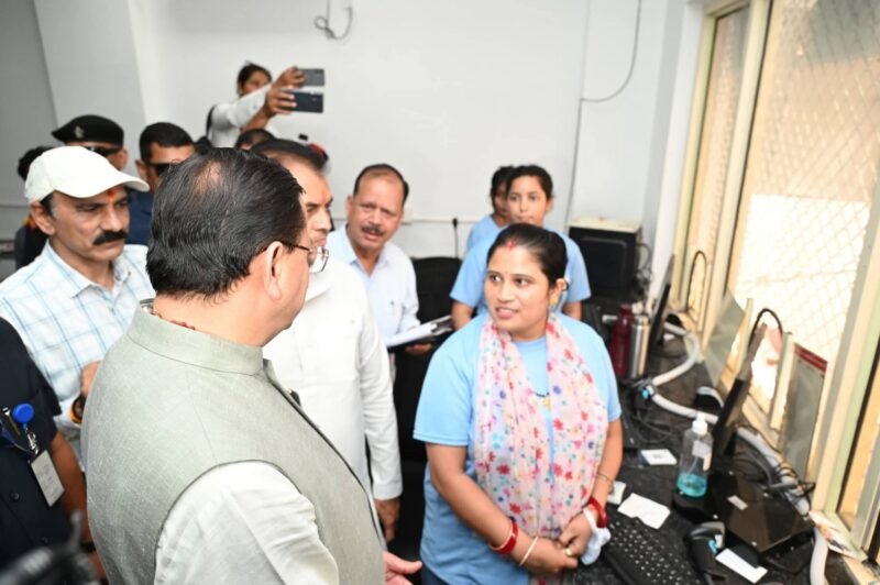 “ऋषिकेश ट्रांजिट कैंप पहुंचे सीएम धामी, चारधाम यात्रा व्यवस्थाओं का लिया जायजा”