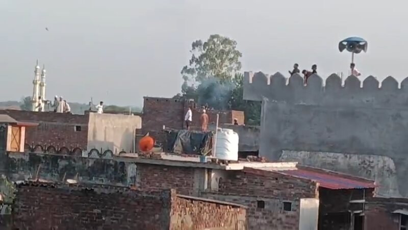 मंगलौर के लिबरहेड़ी गांव में छतों से चलीं ताबड़तोड़ गोलियां, बवाल का रोंगटे खड़े कर देने वाला VIDEO वायरल….