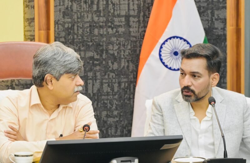 मानसून से पहले अलर्ट मोड में देहरादून; प्रमुख सचिव ने की आपदा तैयारियों एवं पुनर्वास कार्यों की समीक्षा