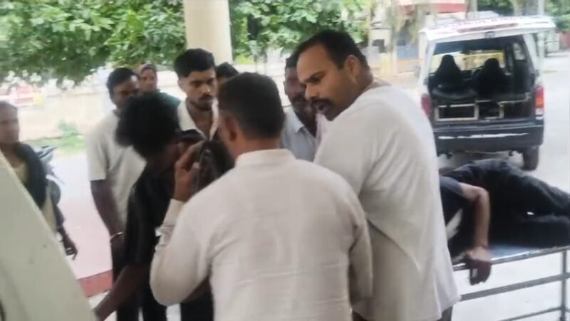 रुड़की सरकारी अस्पताल या दलालों की मंडी? मरीज को जबरन ले जाने के लिए तीमारदारों से सरेआम छीना-झपटी, वीडियो वायरल….