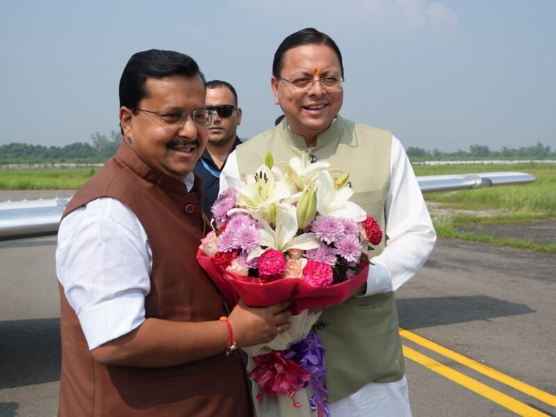 देवभूमि उत्तराखंड आगमन पर भाजपा के आदरणीय राष्ट्रीय अध्यक्ष Nitin नबीन का मुख्यमंत्री धामी ने पंतनगर एयरपोर्ट पर हार्दिक स्वागत एवं अभिनंदन किया
