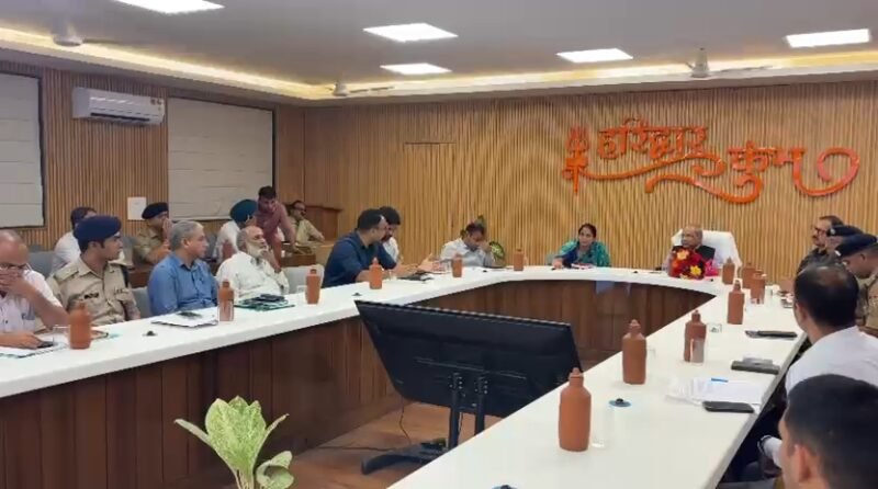 कुंभ कार्यों में तेजी लाने के निर्देश, CCR भवन में गढ़वाल कमिश्नर की अध्यक्षता में अहम बैठक शुरू