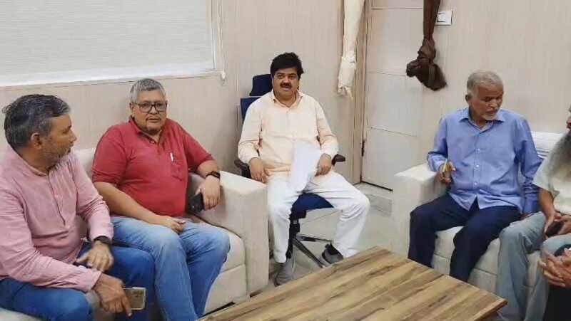 एसआईआर को लेकर इंडिया गठबंधन की बैठक, मतदाता सूची में अनियमितता के खिलाफ संघर्ष का संकल्प