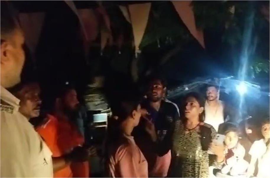 बिजली का बिल मांगने पर तलवार से किया हमला, पीड़ित परिवार पहुंचा थाने की शिकायत