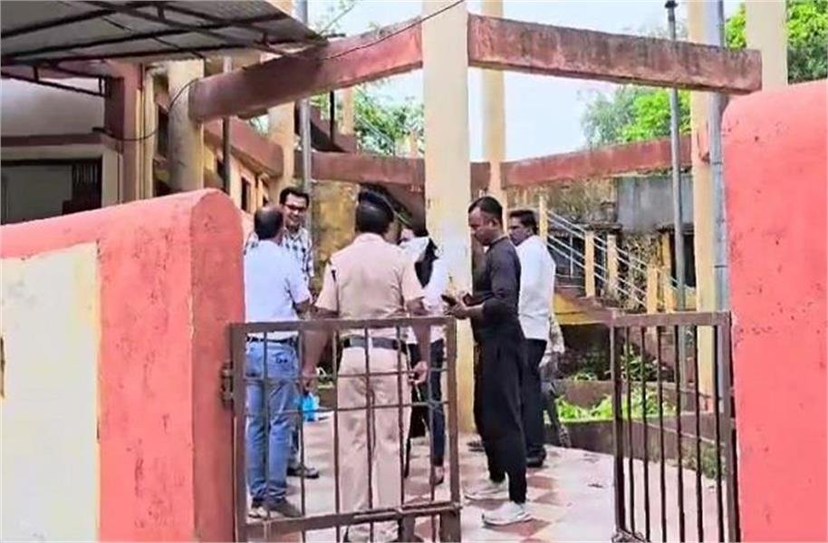 डंडे से पीट पीटकर युवक की हत्या, गांव में दहशत का माहौल