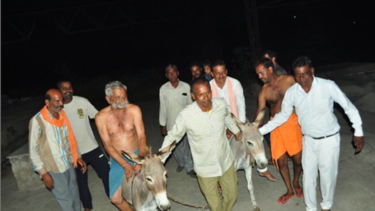गधों ने जोता श्मशान में हल, करवाई नमक की बोवनी… अच्छी बारिश के लिए अनोखी प्रथा