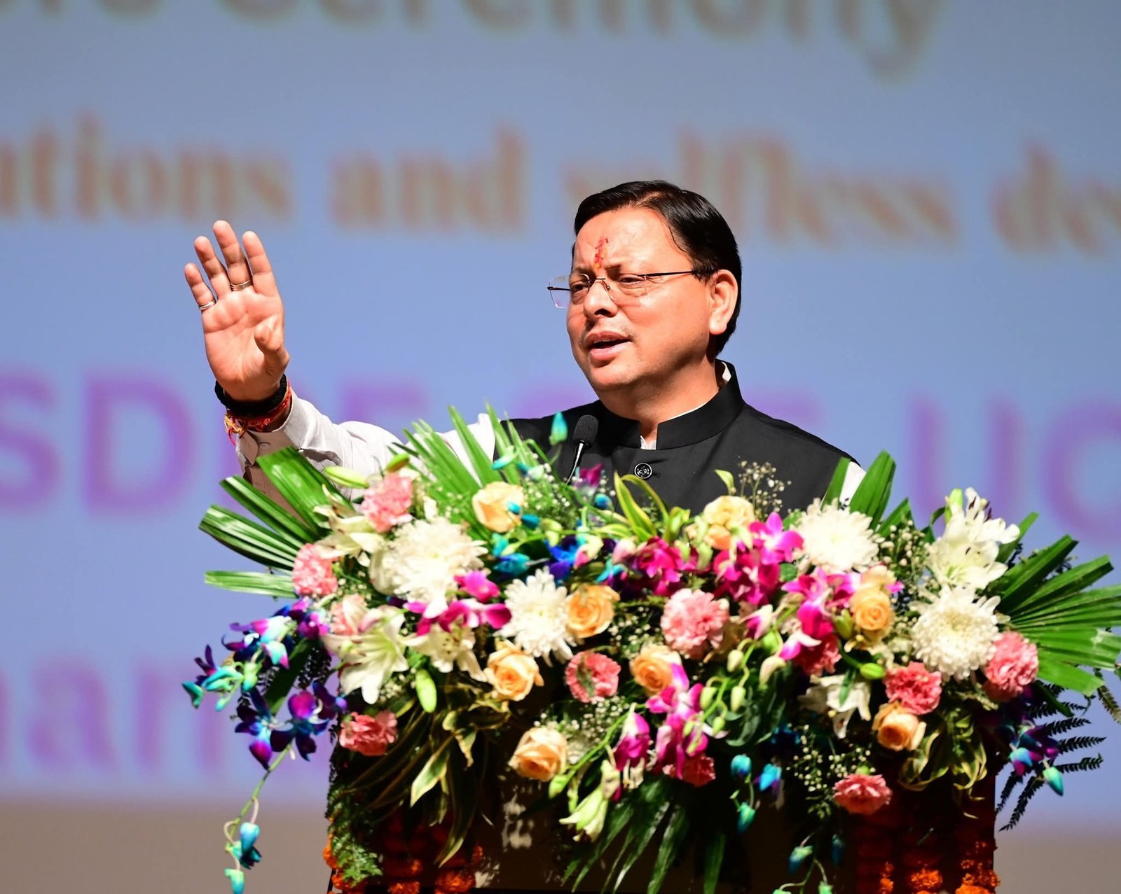 आपदा के दौरान अथक परिश्रम करने वाले कर्मियों को मुख्यमंत्री ने दिया सम्मान