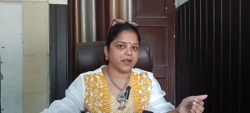 मलिन बस्तियों को मालिकाना हक देने से क्यों कतरा रही सरकार: प्रतिमा सिंह