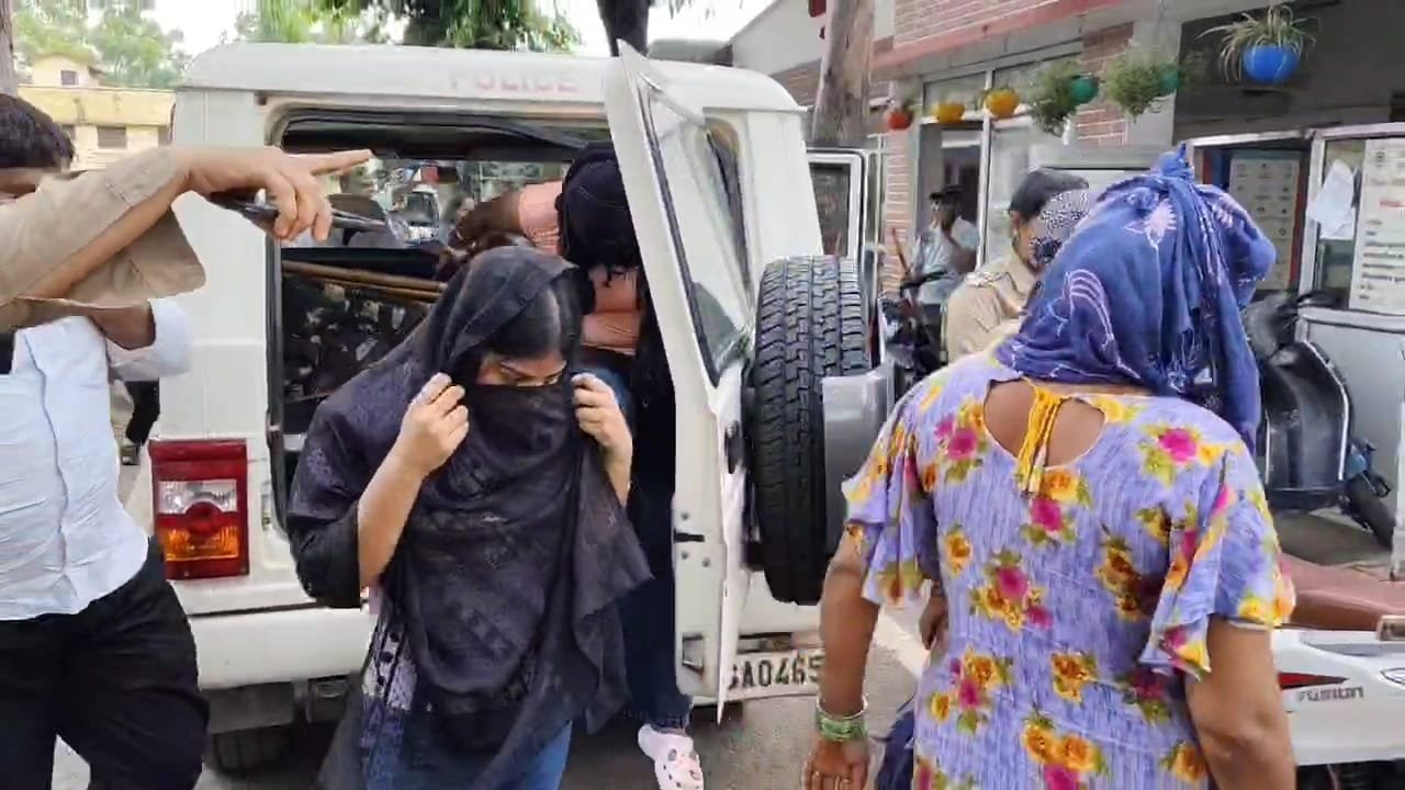 रुड़की में होटल की आड़ में सेक्स रैकेट, सिविल लाइंस पुलिस और AHTU की छापेमारी में 13 गिरफ्तार