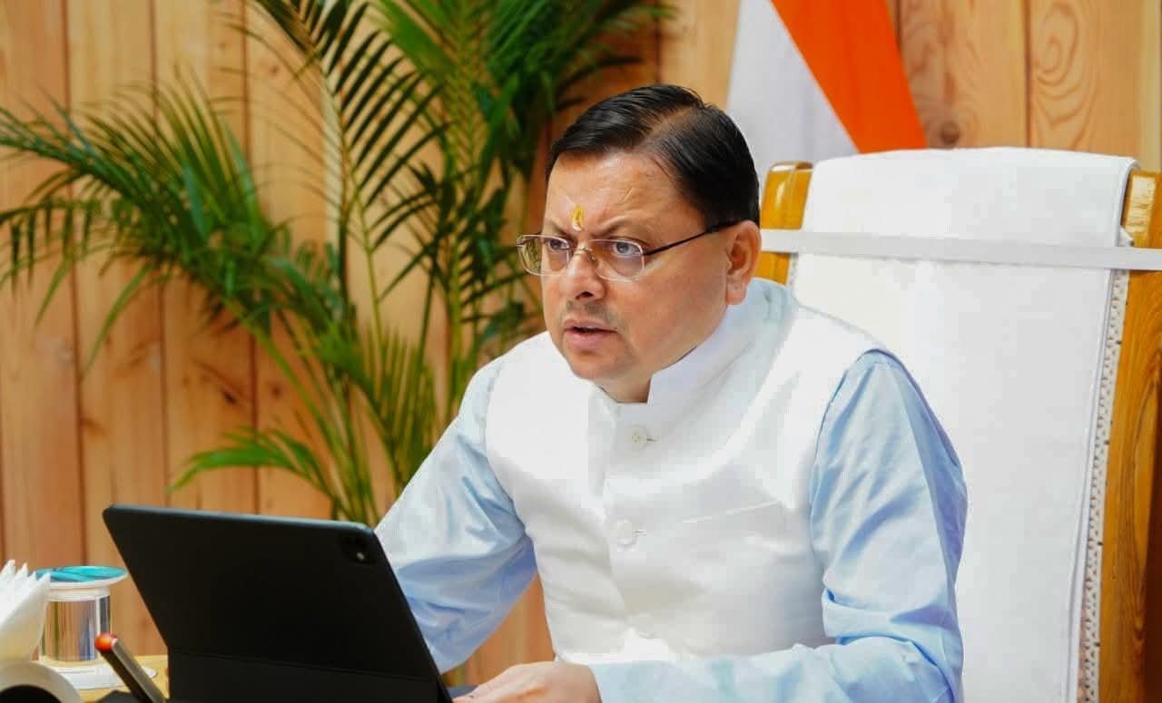 मुख्यमंत्री पुष्कर सिंह धामी ने आपदा प्रबंधन, कानून व्यवस्था, पुनर्निर्माण एवं प्रशासनिक कार्यों की समीक्षा बैठक की