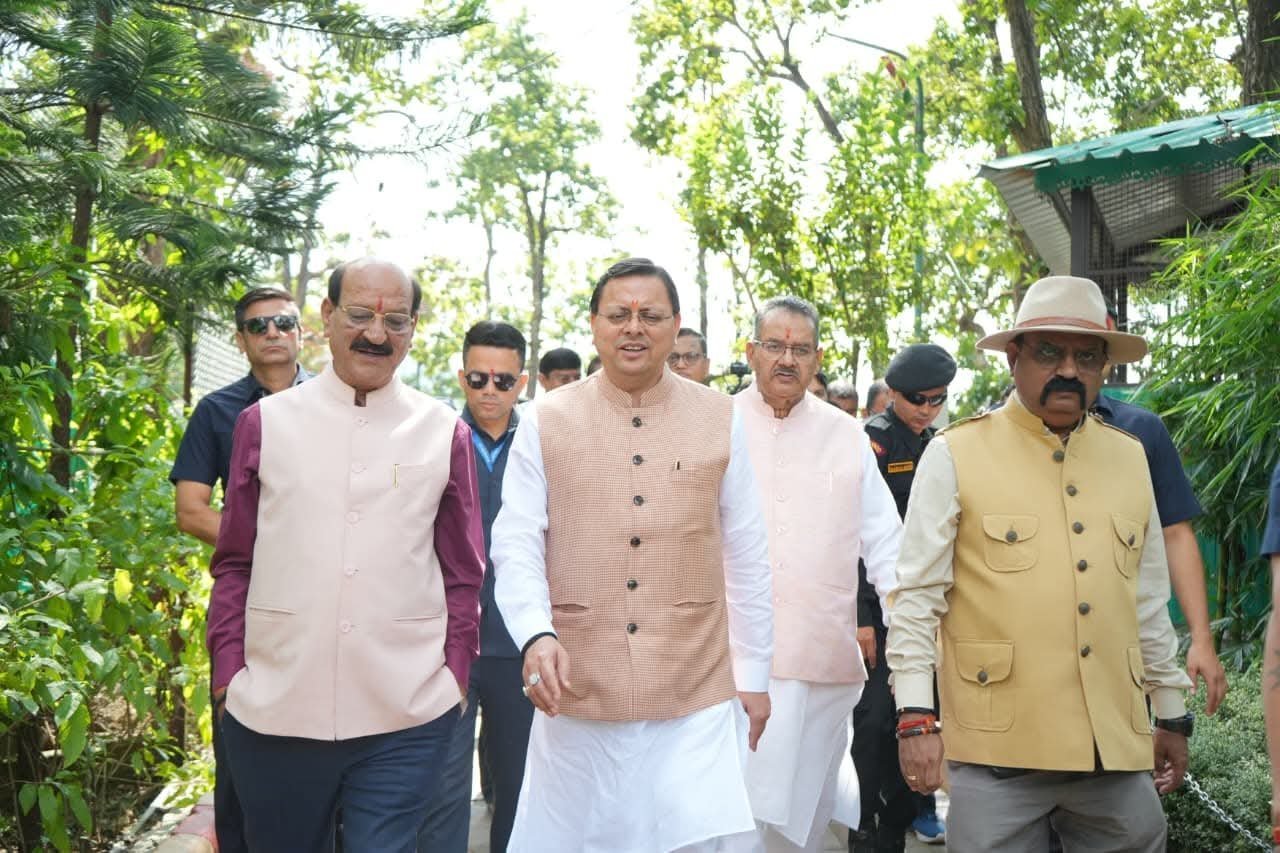 मुख्यमंत्री धामी ने मालसी, देहरादून स्थित जू में वन्य जीव प्राणी सप्ताह का शुभारंभ करने के साथ ही वहां की व्यवस्थाओं का जायजा लिया