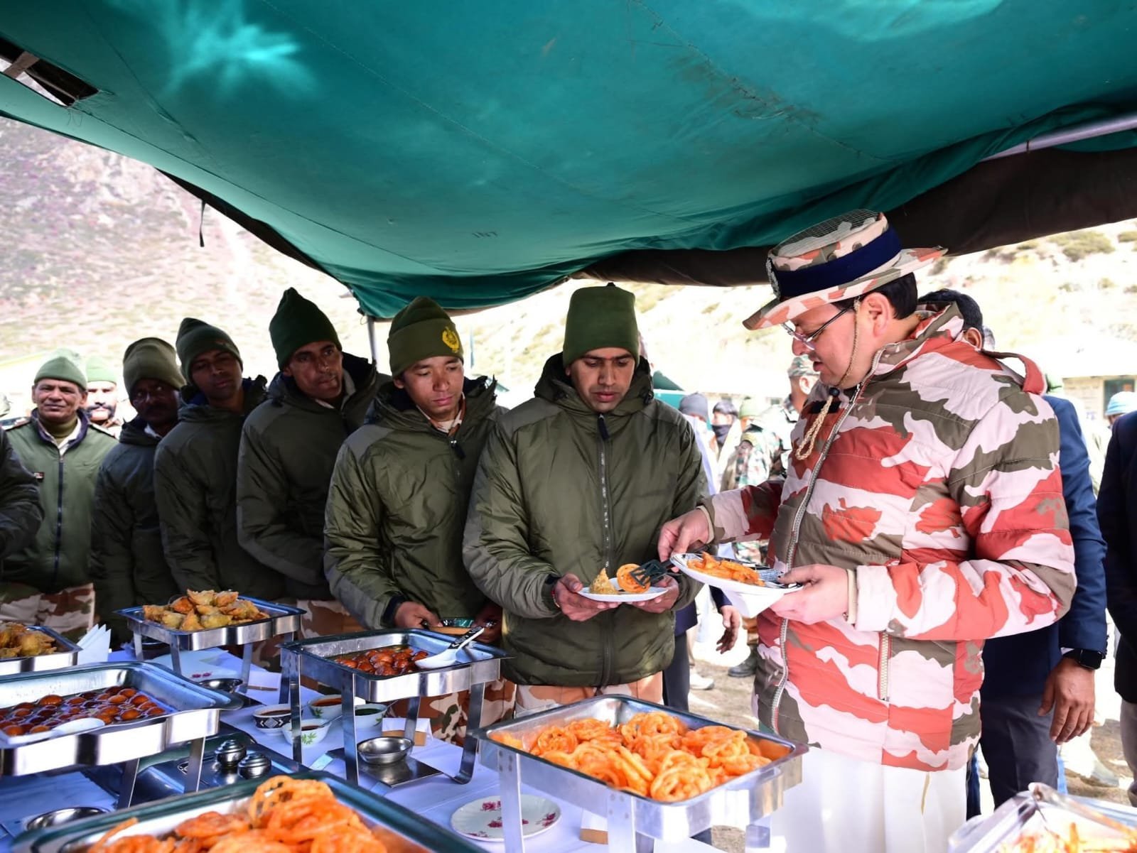 सीमांत गांव मिलम में मुख्यमंत्री धामी ने ITBP जवानों और ग्रामीणों से की मुलाकात