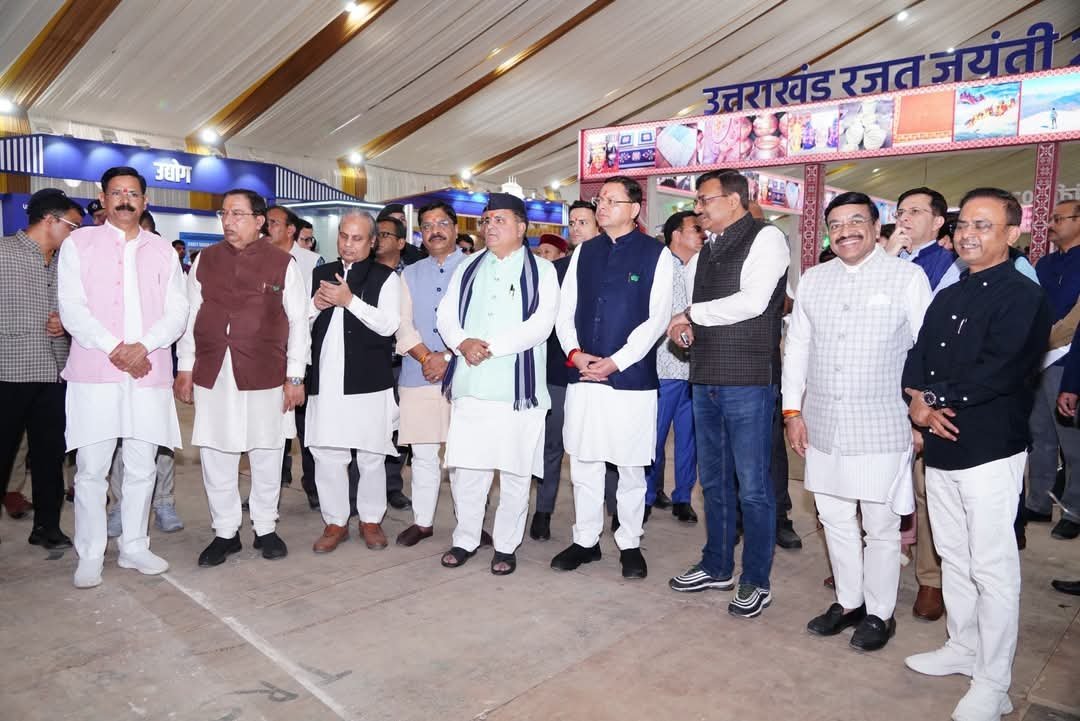 मुख्यमंत्री धामी ने रजत जयंती समारोह की तैयारियों को लेकर एफआरआई में प्रधानमंत्री मोदी के कार्यक्रम स्थल का किया निरीक्षण