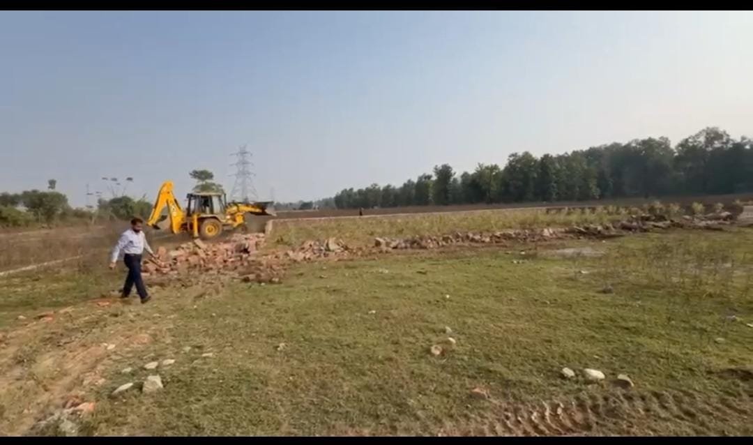 100 बीघा से ज्यादा पर चला…प्राधिकरण का बुलडोजर