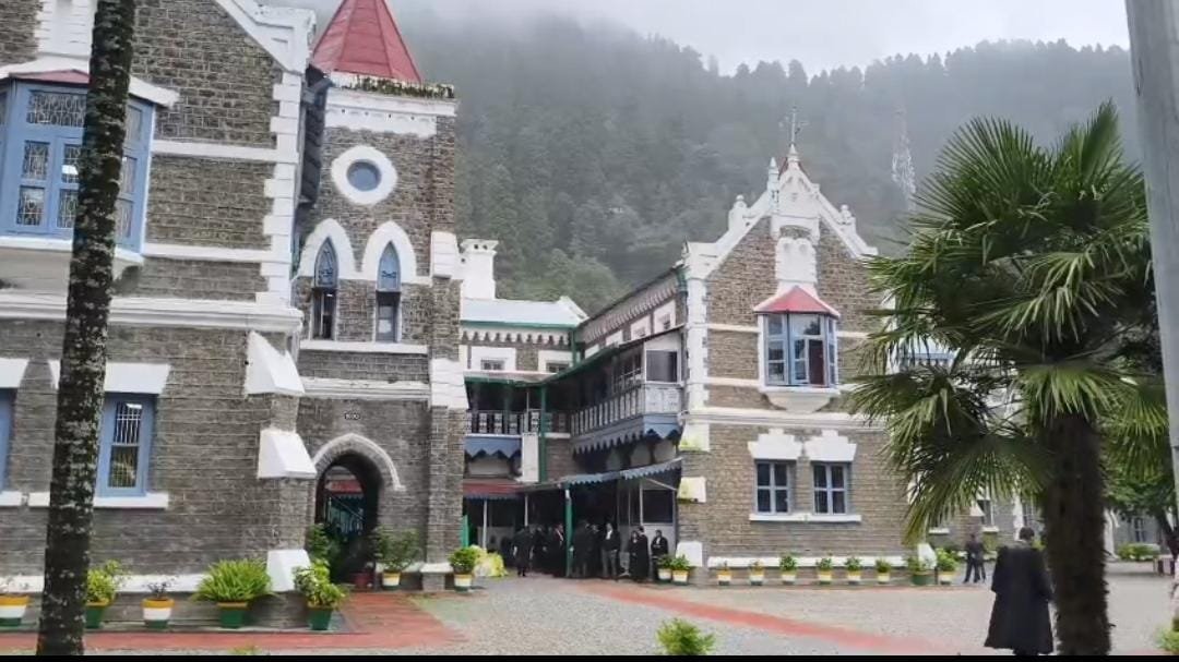 बागेश्वर खड़िया खनन विवाद: हाईकोर्ट ने सचिव व अपर सचिव खनन को तलब किया, स्टॉक वैरिफिकेशन रिपोर्ट पर उठे सवाल