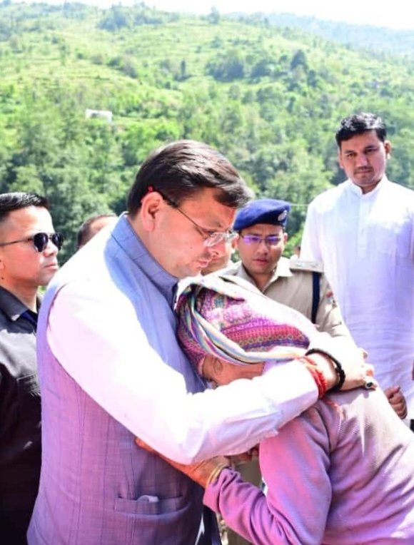 चमोली आपदा: मुख्यमंत्री धामी ने नंदानगर में प्रभावित क्षेत्रों का किया निरीक्षण