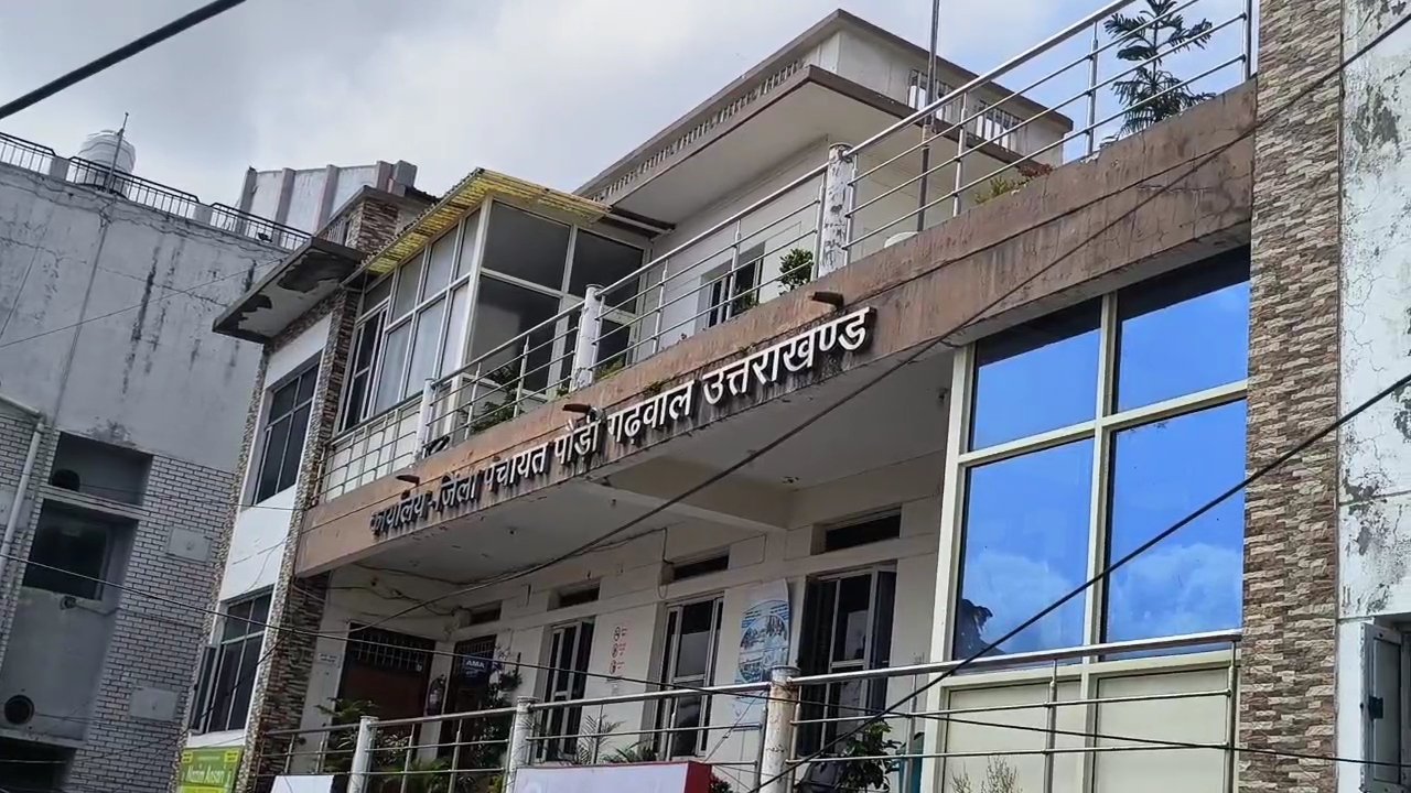 पौड़ी में निर्माण अनुभाग से कंप्यूटर, प्रिंटर, यूपीएस व पत्रावलियां गायब होने का सनसनीखेज मामला, देखिये पूरी रिपोर्ट