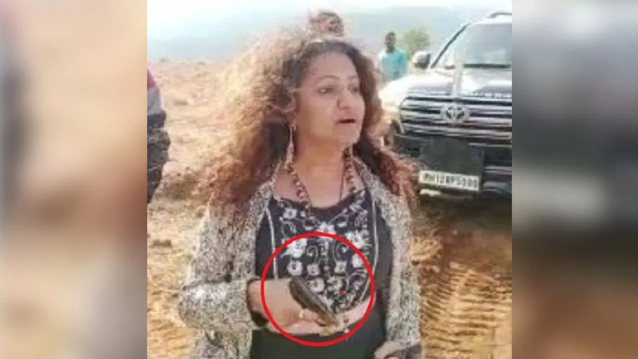 IAS पूजा खेडकर की मां गिरफ्तार, किसानों पर तानी थीं बदूंक, आर्म्स एक्ट के तहत दर्ज है मुकदमा