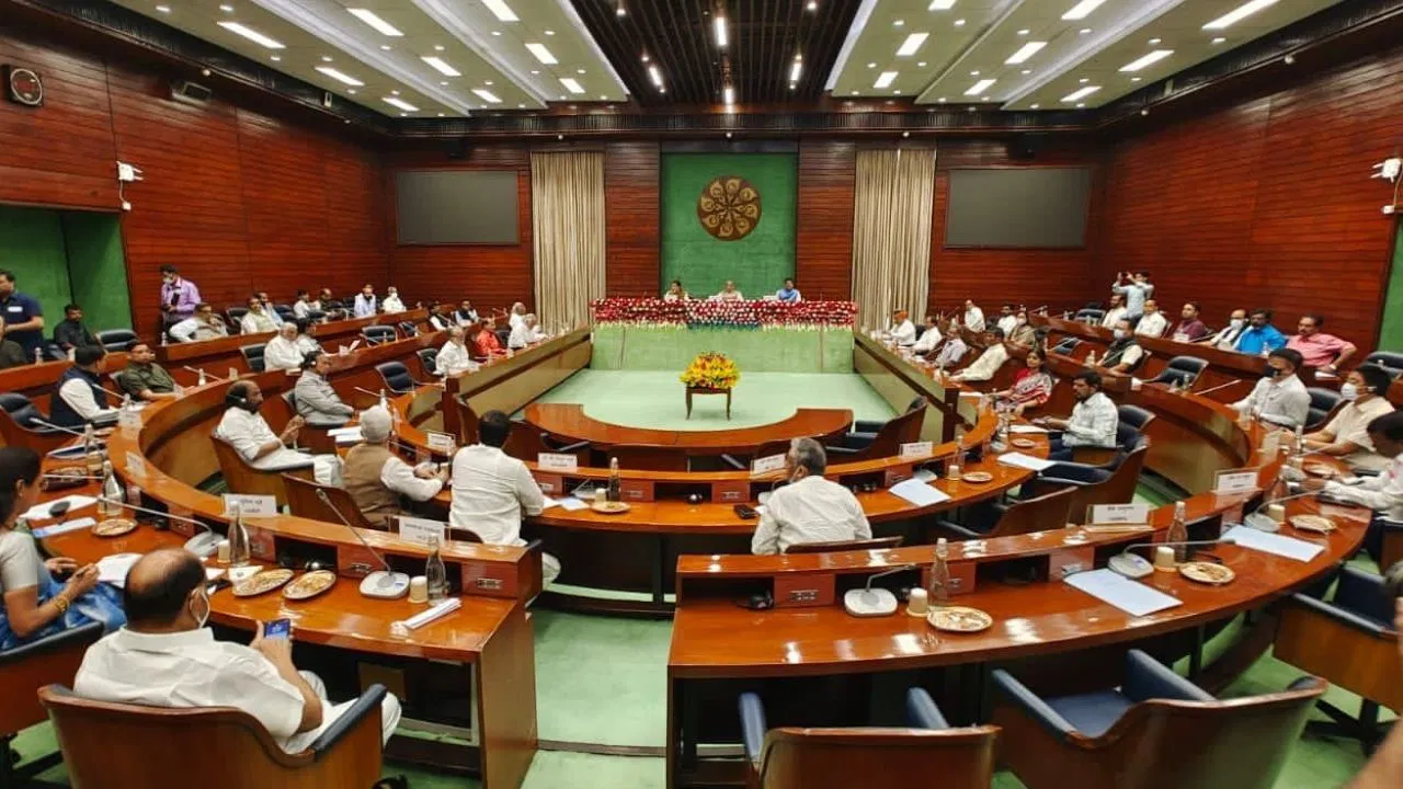 बजट सत्र से पहले आज सर्वदलीय बैठक, TMC नहीं होगी शामिल